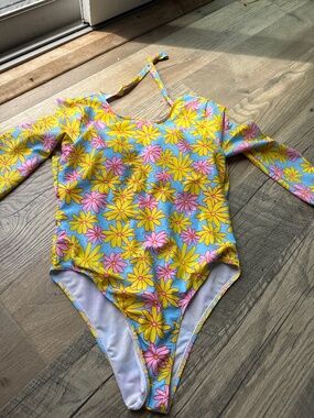 One piece swim